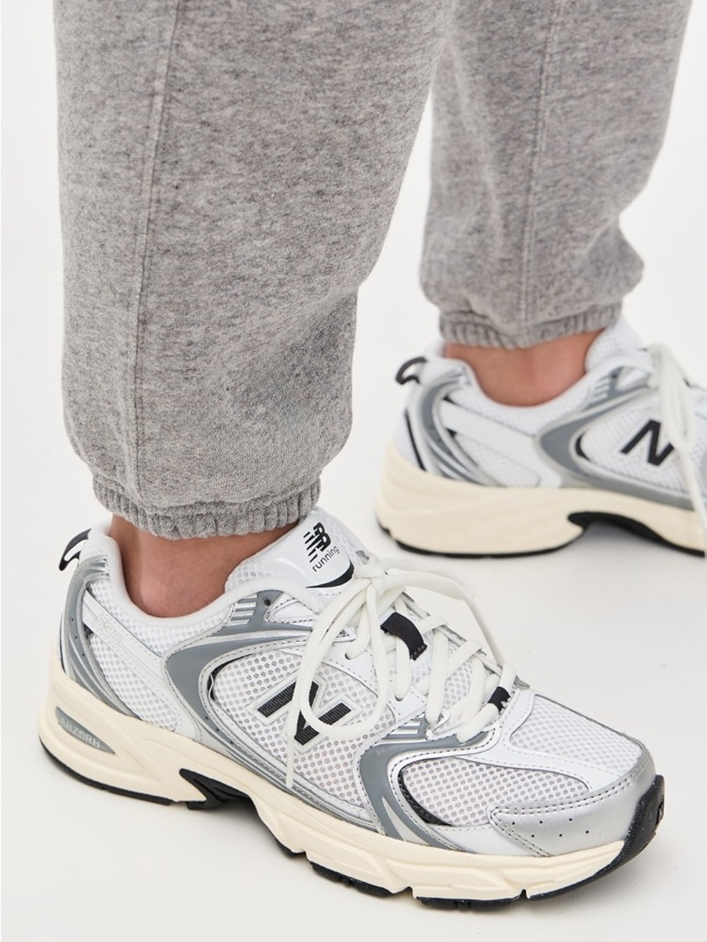 New Balance 530 Sneakers - Picture 2 of 8